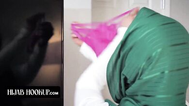 Hijab Beauty Goldie Glock Wants Some Sexy Lingerie And Hard Cock